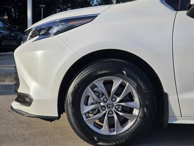 2025 Toyota Sienna XLE 8 Passenger