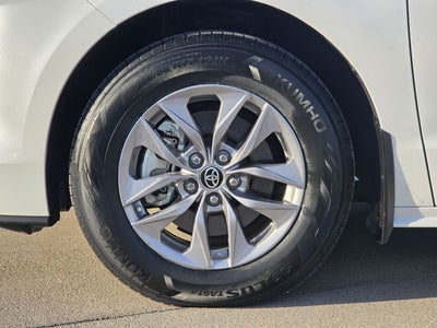 2025 Toyota Sienna XLE 8 Passenger