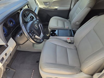 2017 Toyota Sienna XLE 8 Passenger
