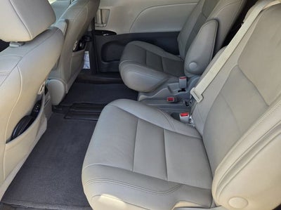 2017 Toyota Sienna XLE 8 Passenger