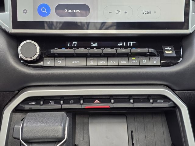 2025 Toyota Tundra Platinum - Photo 17