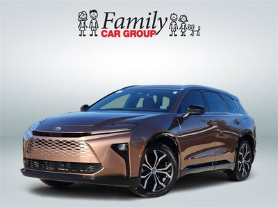 2025 Toyota Crown Signia XLE