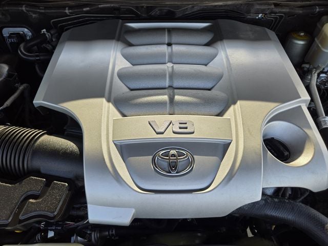 2018 Toyota Land Cruiser Base