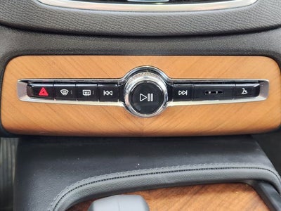 2025 Volvo XC90 B6 Plus 7-Seater