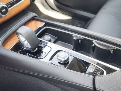 2025 Volvo XC90 B6 Plus 7-Seater