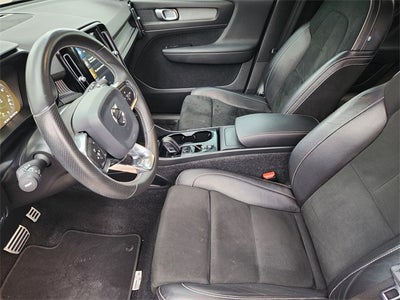 2020 Volvo XC40 R-Design