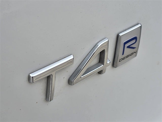 2020 Volvo XC40 R-Design