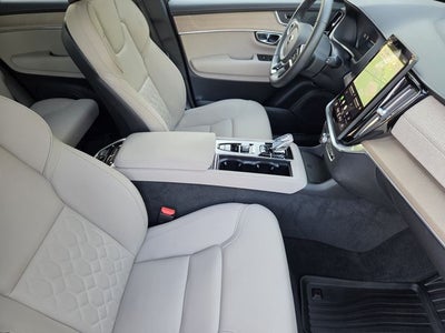 2025 Volvo XC90 B5 Core 2025.5
