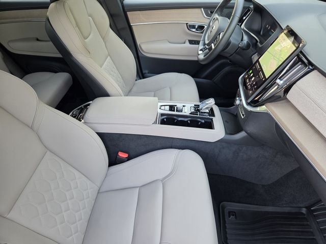 2025 Volvo XC90 B5 Core 2025.5