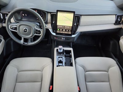 2025 Volvo XC90 B5 Core 2025.5