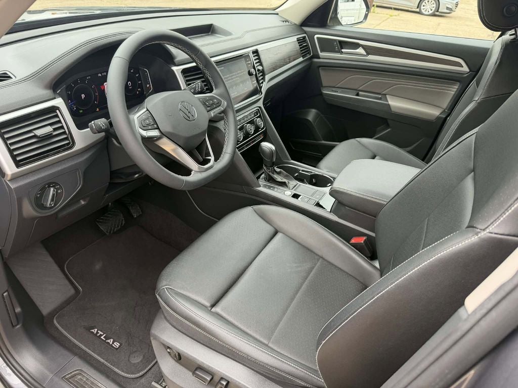 2023 Volkswagen Atlas 2.0T SE w/Technology