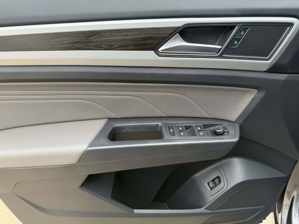 2023 Volkswagen Atlas 2.0T SE w/Technology