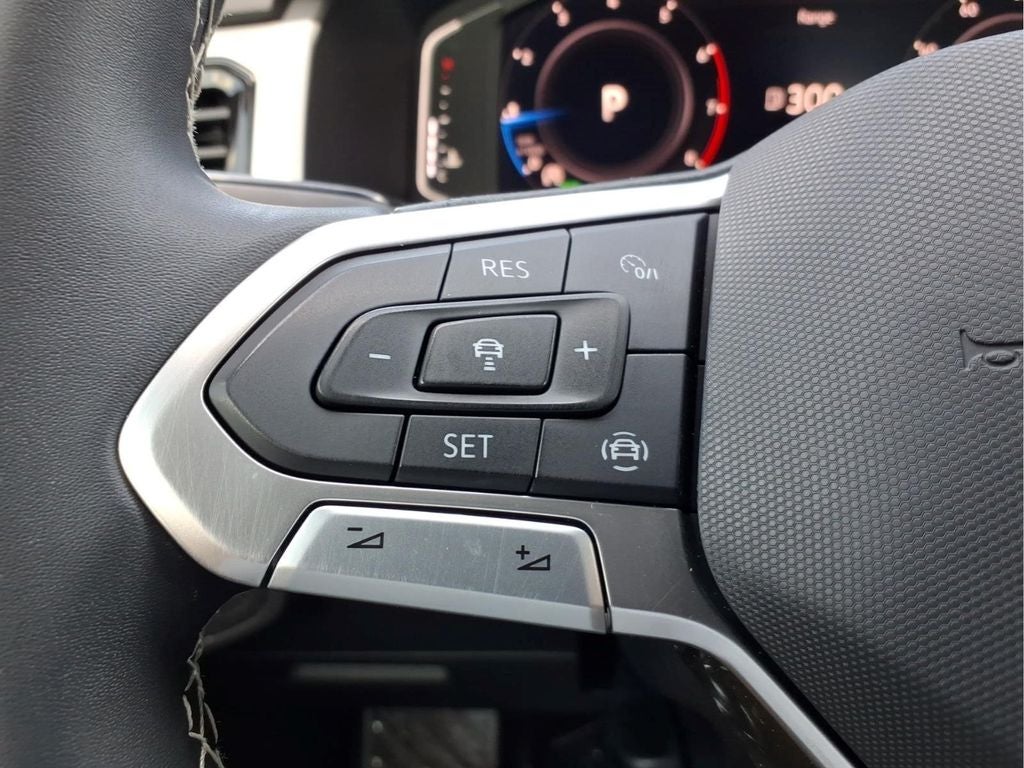 2023 Volkswagen Atlas Cross Sport 2.0T SE w/Technology