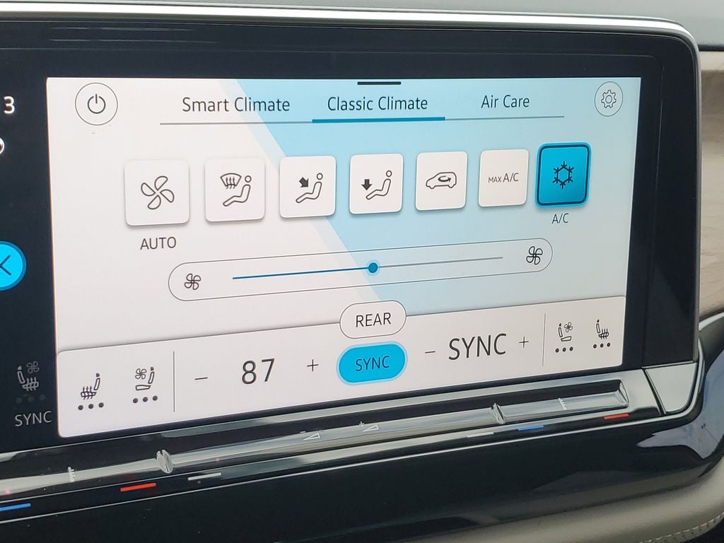 2024 Volkswagen Atlas 2.0T SE w/Technology