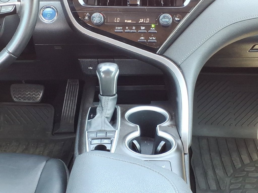 2021 Toyota Camry Hybrid XLE