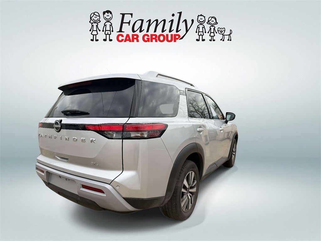 2025 Nissan Pathfinder SL
