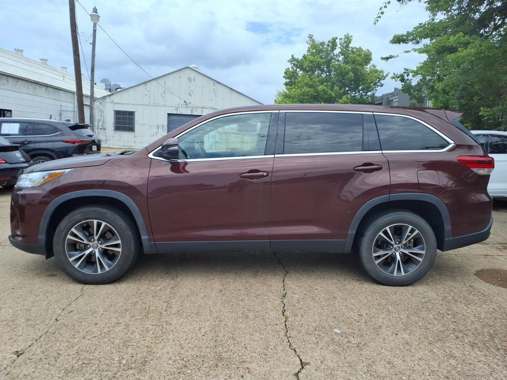 2019 Toyota Highlander LE