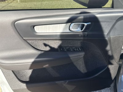 2024 Volvo XC40 B5 Plus Dark Theme