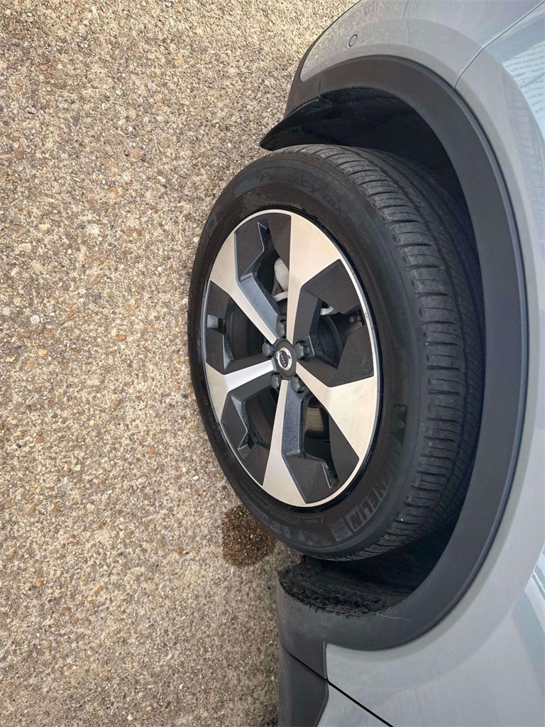 2024 Volvo XC40 B5 Plus Dark Theme