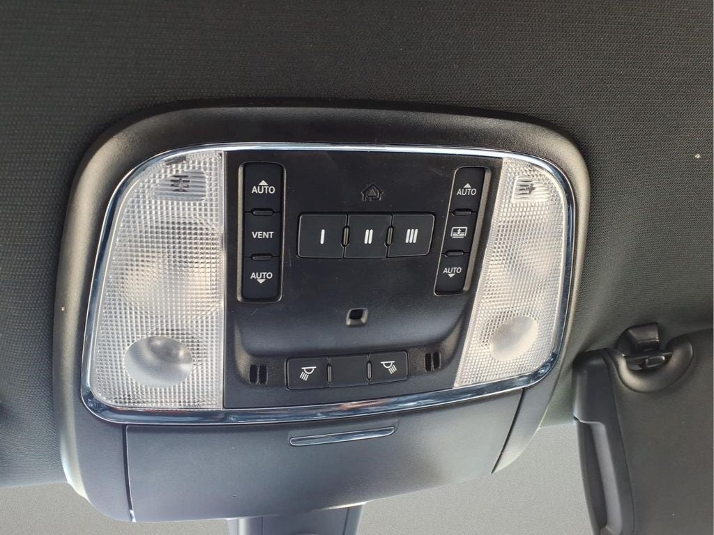 2023 Chrysler 300 S