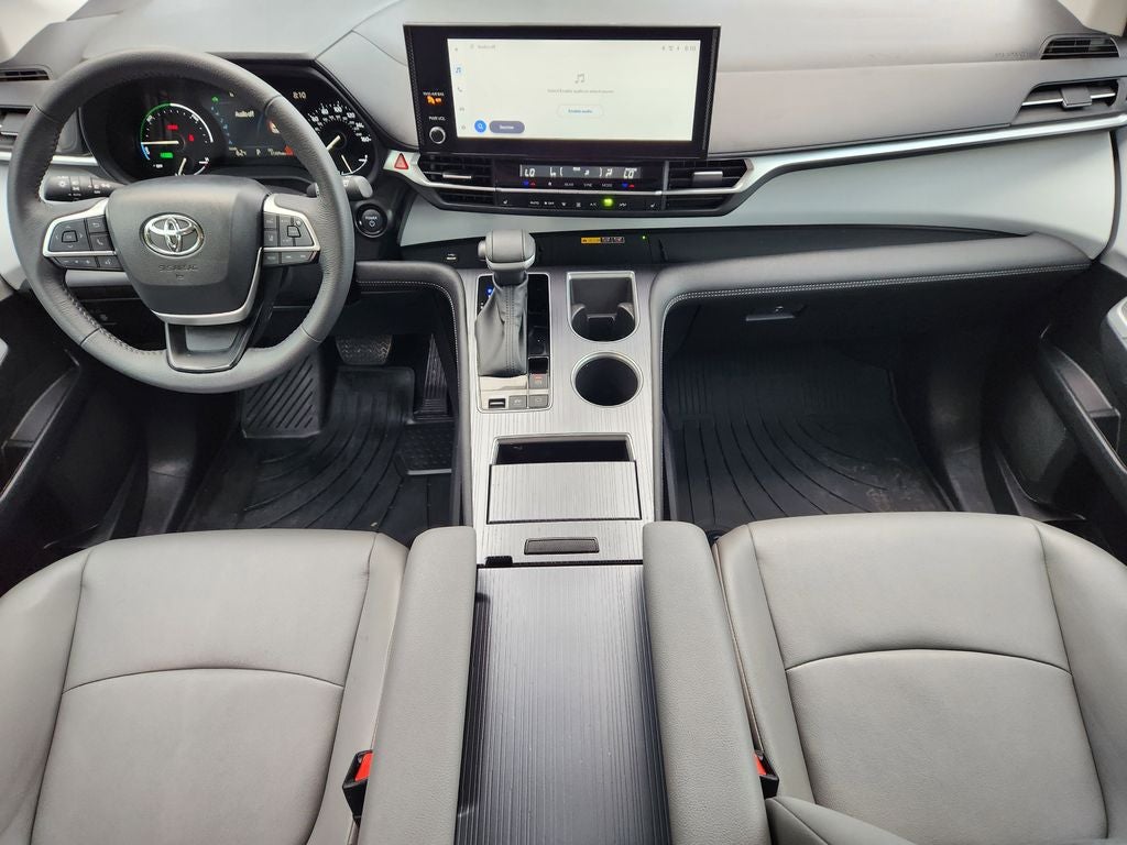 2025 Toyota Sienna XLE 8 Passenger