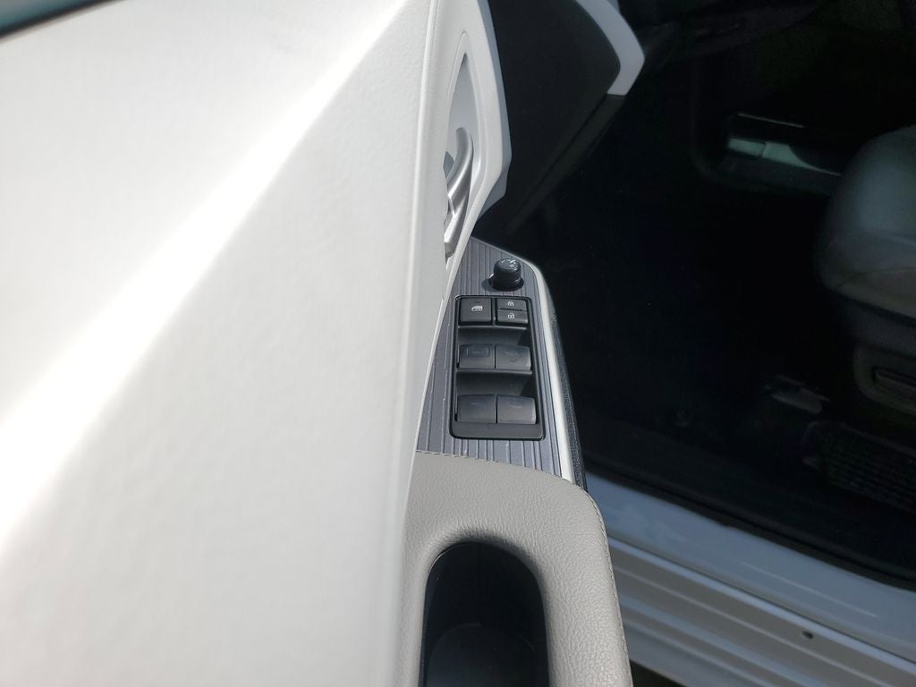 2025 Toyota Sienna XLE 8 Passenger