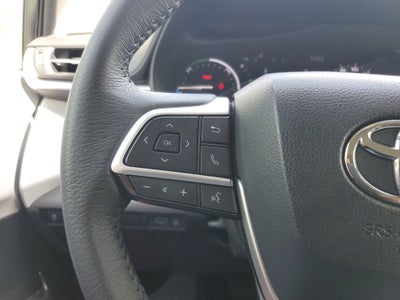 2025 Toyota Sienna XLE 8 Passenger