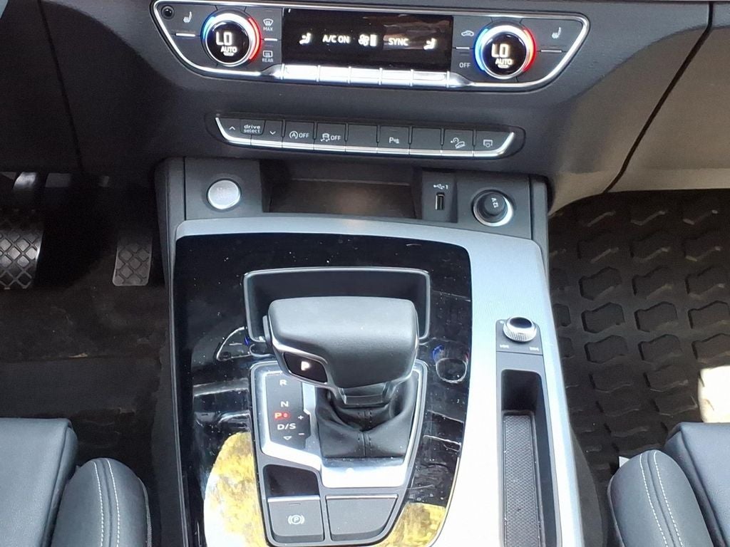 2024 Audi Q5 45 S line Premium quattro