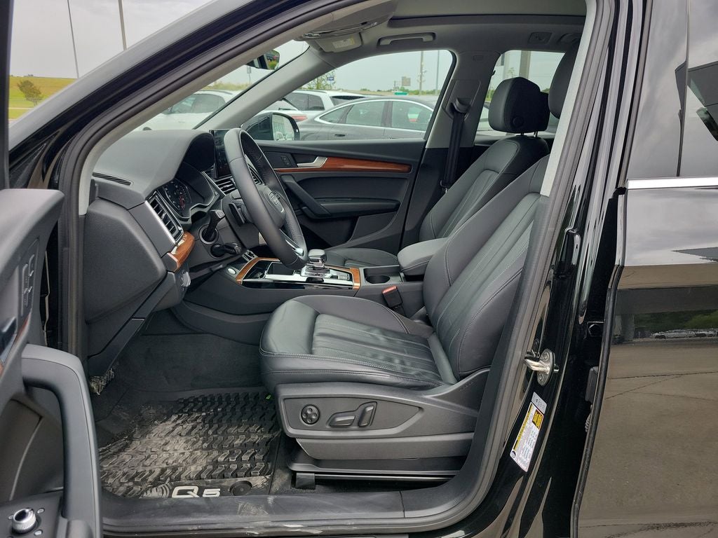 2023 Audi Q5 45 S line Premium quattro