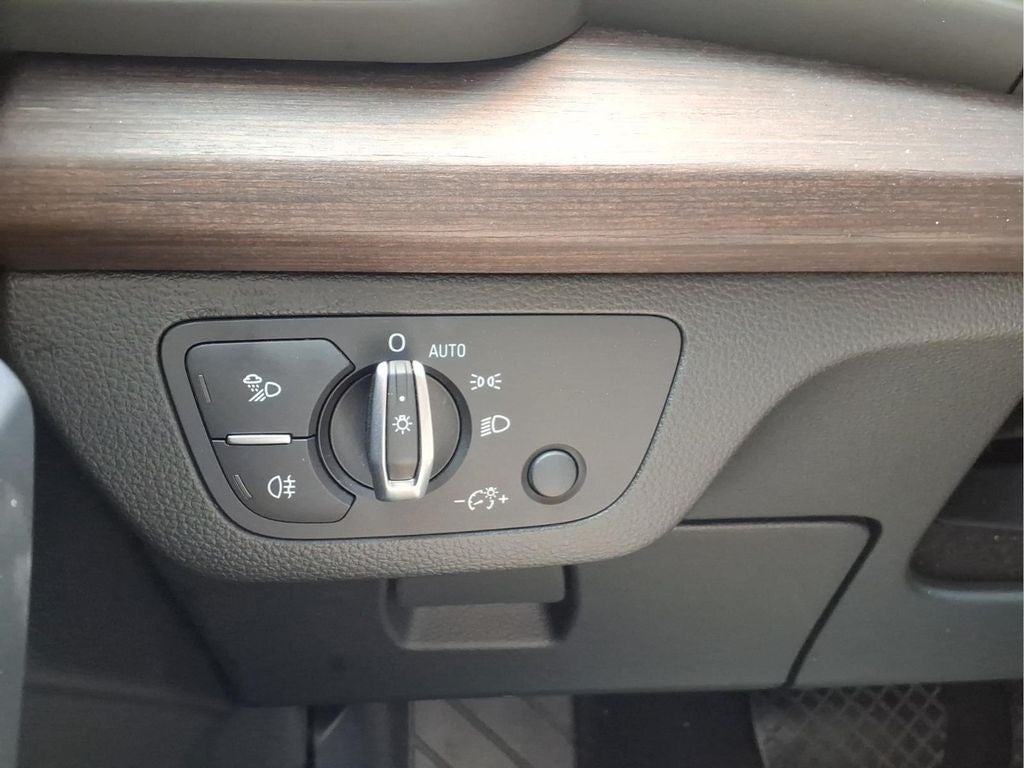 2023 Audi Q5 45 S line Premium quattro