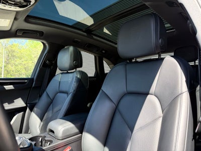 2023 Porsche Macan Base