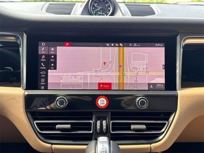 2025 Porsche Macan AWD
