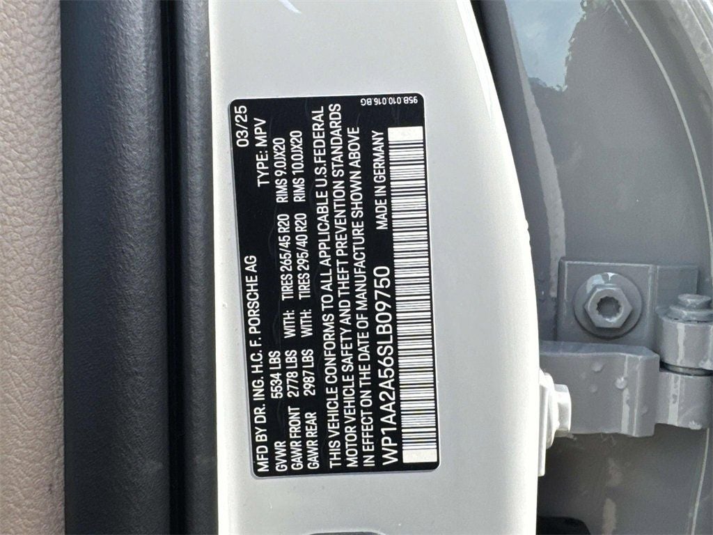 2025 Porsche Macan AWD