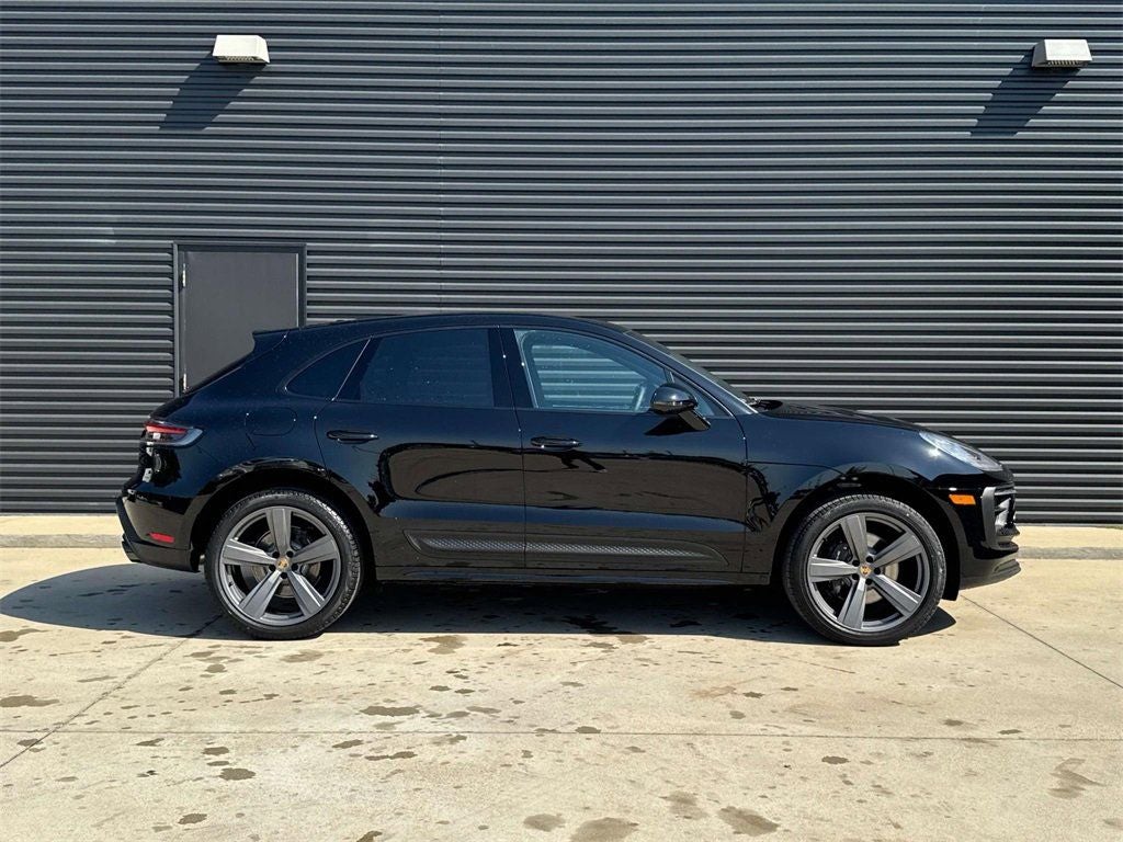 2025 Porsche Macan Base