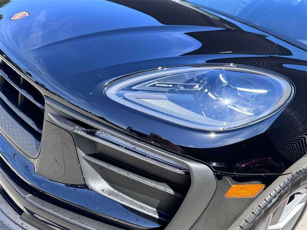2025 Porsche Macan AWD