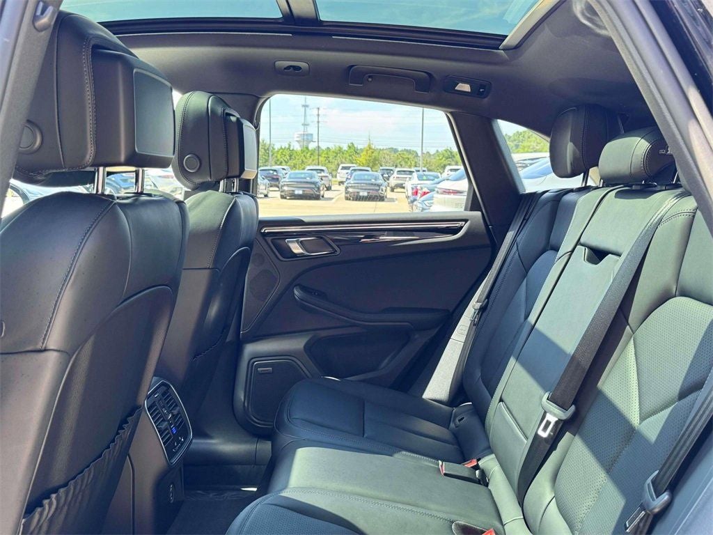 2025 Porsche Macan AWD