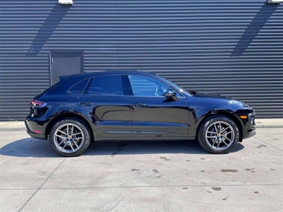 2025 Porsche Macan AWD