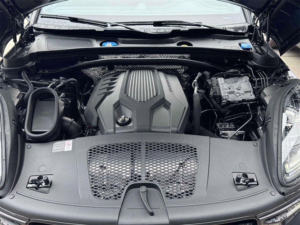 2026 Porsche Macan Base
