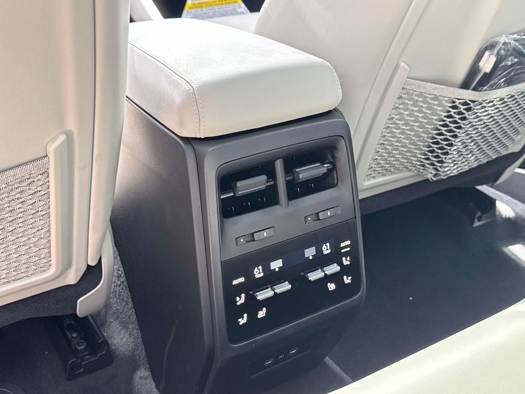 2024 Porsche Macan Electric 4