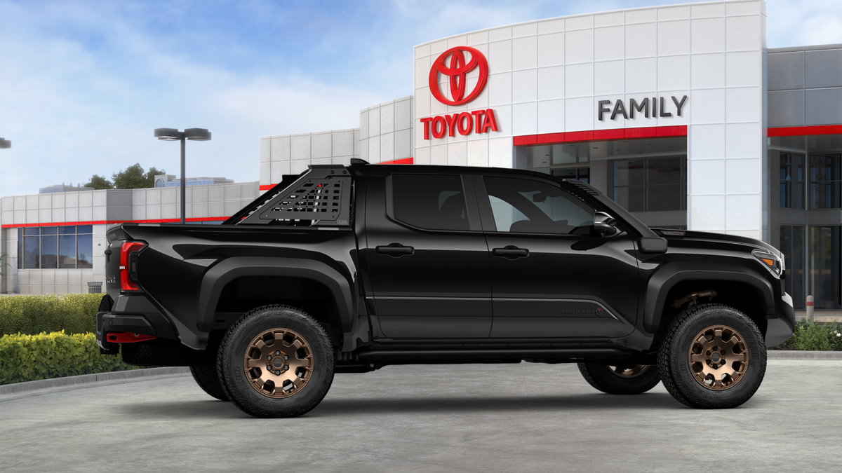2026 Toyota Tacoma i-FORCE MAX Tacoma Trailhunter