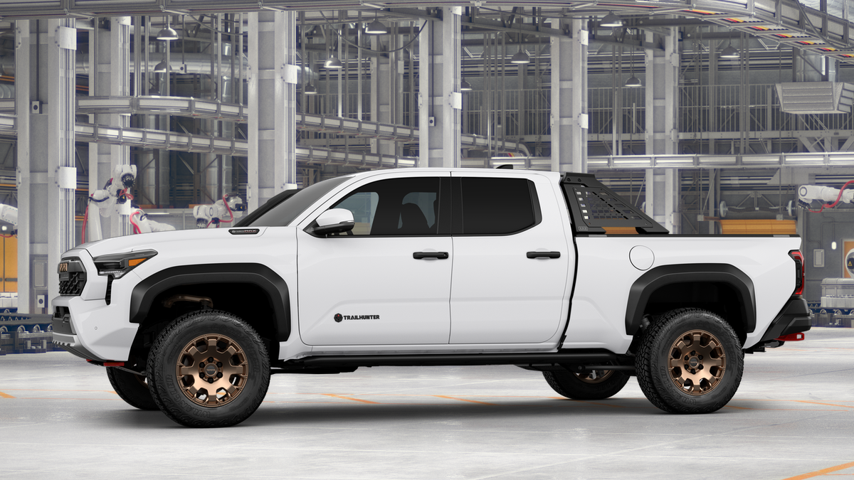 2026 Toyota Tacoma i-FORCE MAX Tacoma Trailhunter