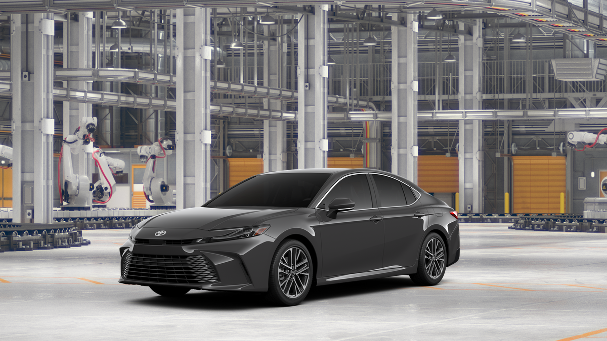 2026 Toyota Camry XLE Hybrid's photo