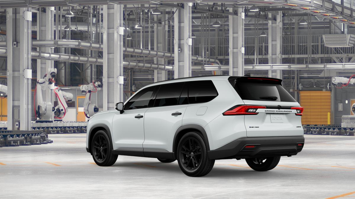 2026 Toyota Grand Highlander Hybrid Nightshade