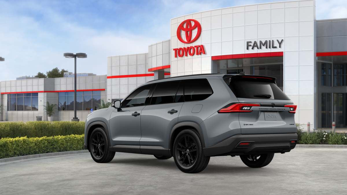 2026 Toyota Grand Highlander Hybrid Nightshade