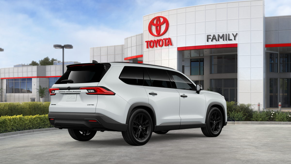 2026 Toyota Grand Highlander Hybrid Nightshade