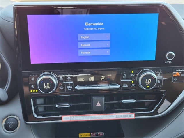 2026 Toyota Highlander Hybrid Platinum