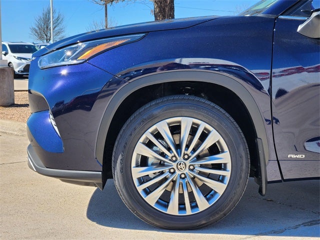 2026 Toyota Highlander Hybrid Platinum
