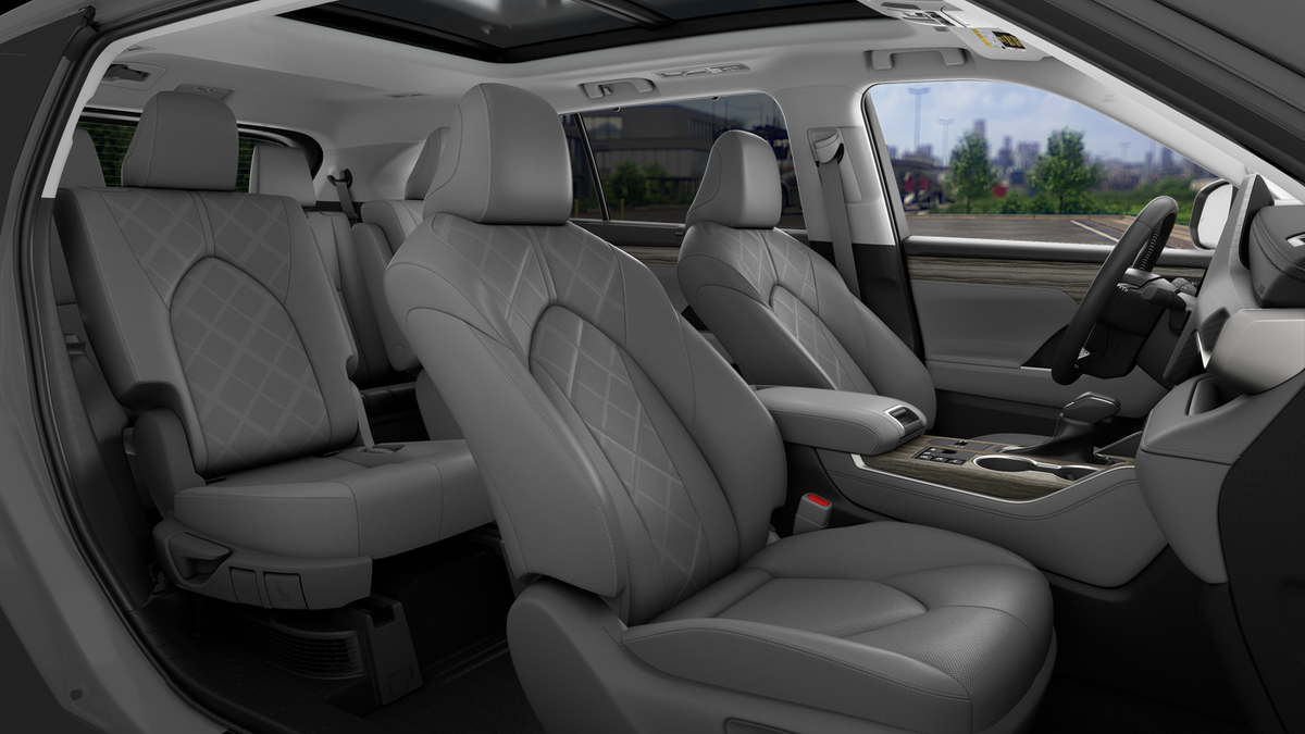 2026 Toyota Highlander Hybrid Platinum