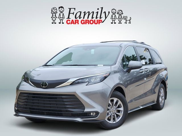 2026 Toyota Sienna XLE 8-Passenger Hybrid FWD's photo