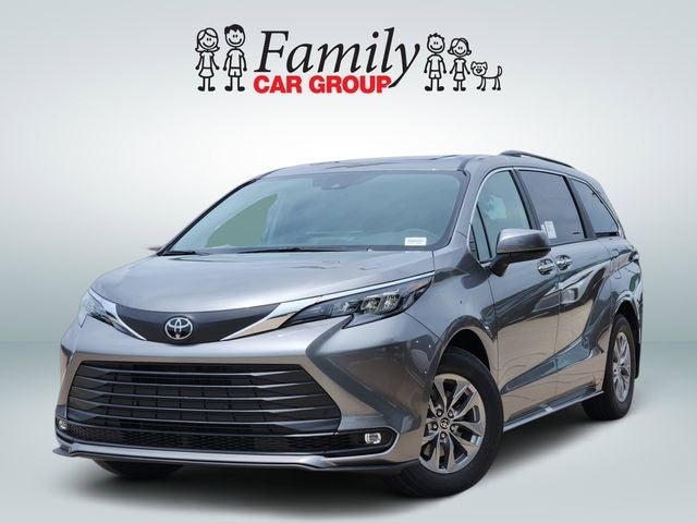 2026 Toyota Sienna XLE 8-Passenger Hybrid FWD's photo